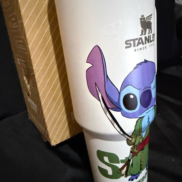 New Stanley 40oz Special White Tumbler with Jedi Based Blue Character Design - Picture 4 of 12